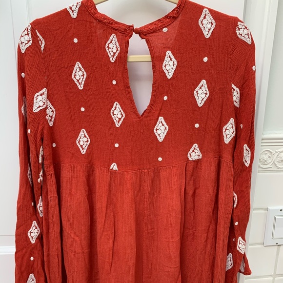 Umgee Red Peasant Blouse size L - Picture 2 of 3